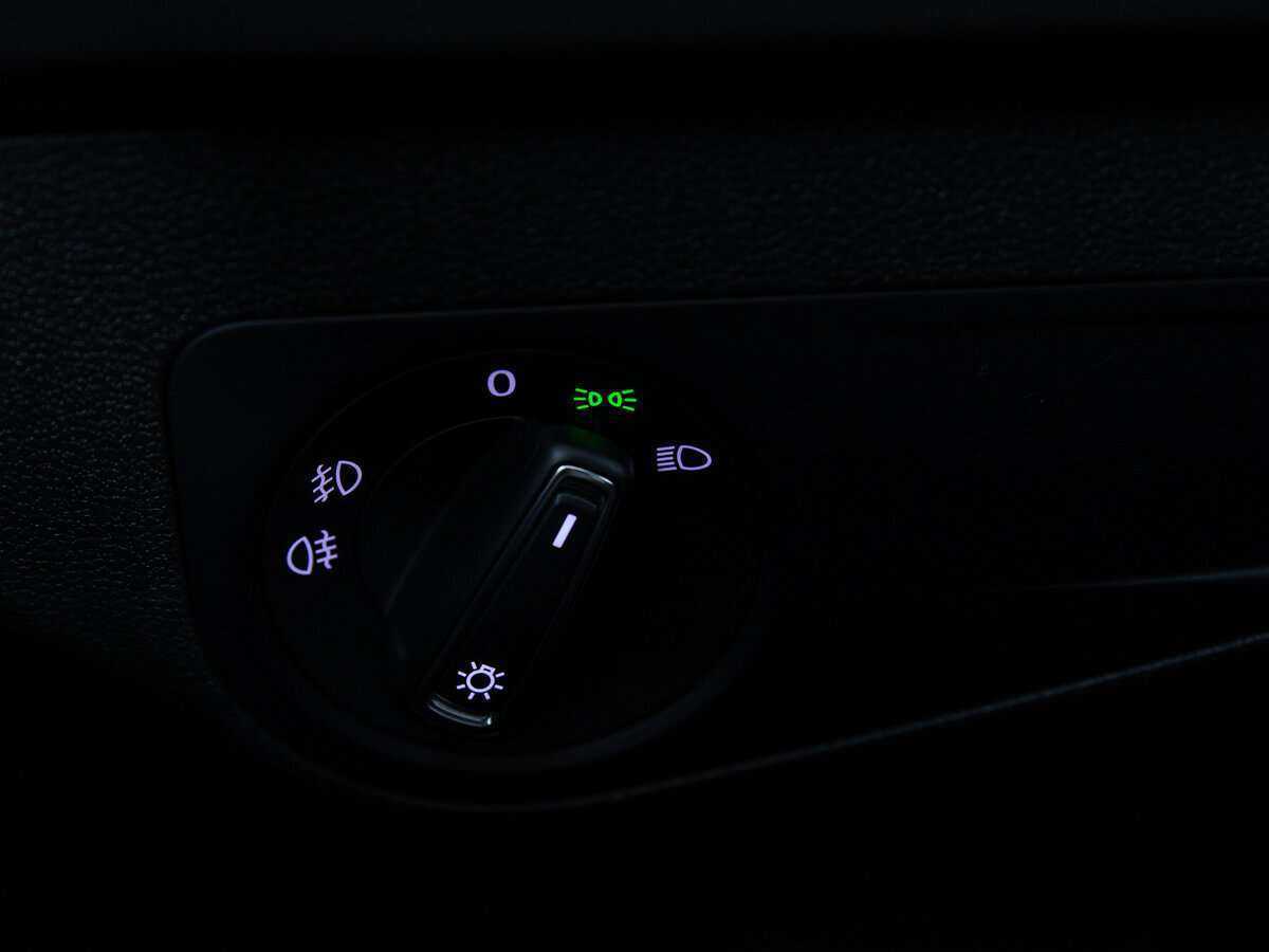 Volkswagen Tiguan, 2020 Фото №16