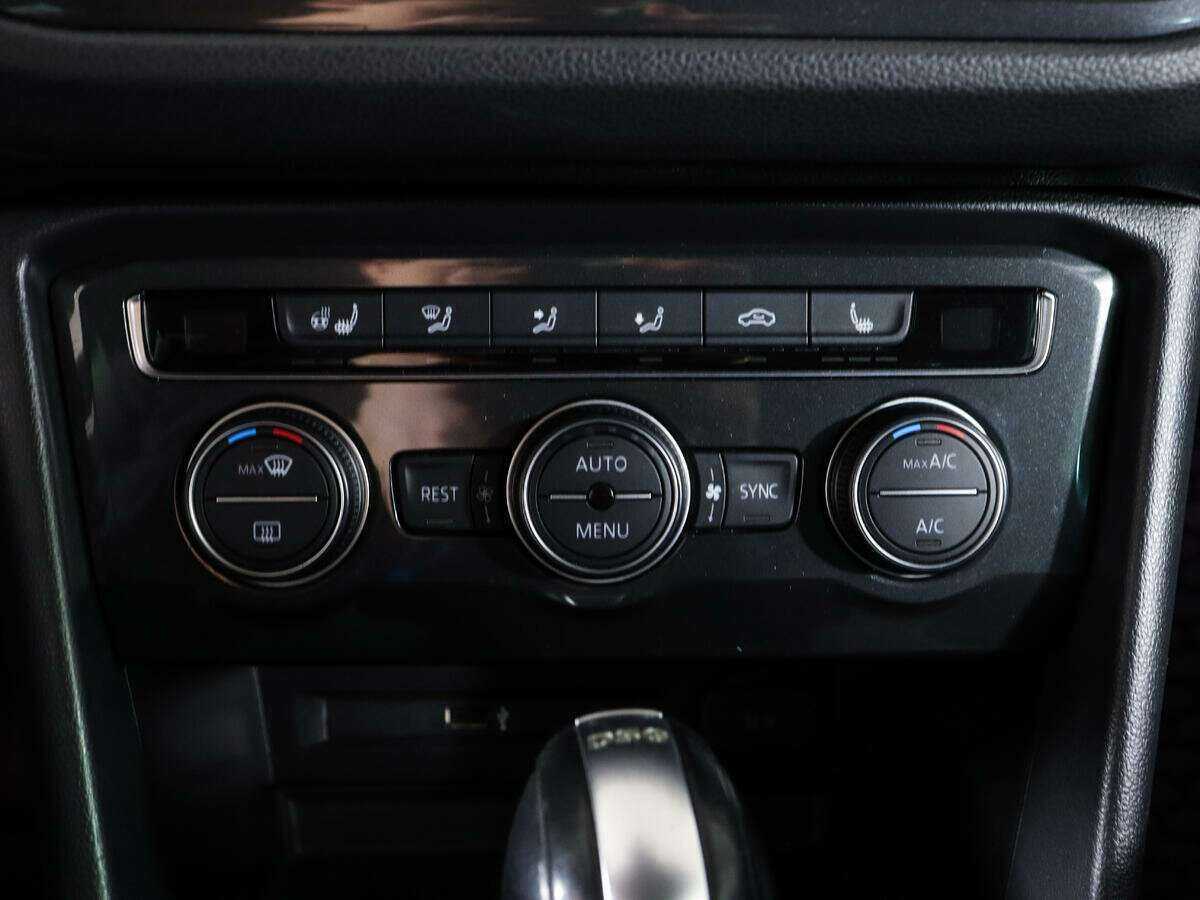 Volkswagen Tiguan, 2017 Фото №17