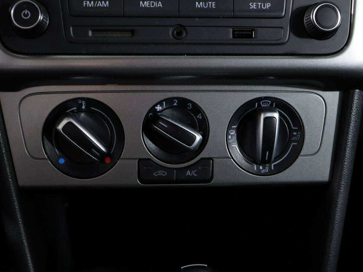 Volkswagen Polo, 2019 Фото №17