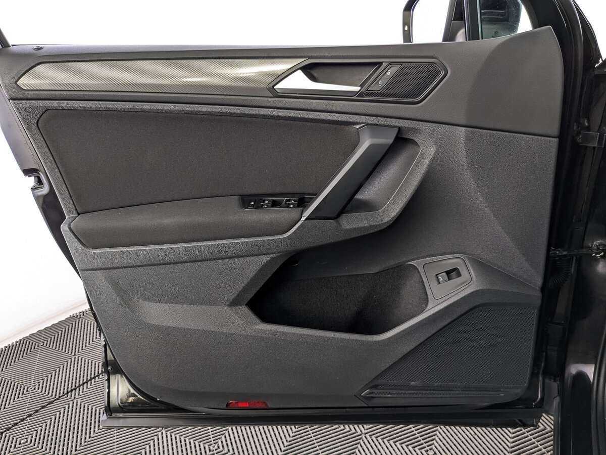 Volkswagen Tiguan, 2019 Фото №18