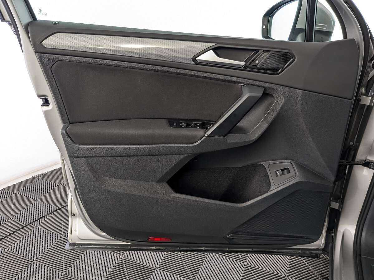 Volkswagen Tiguan, 2021 Фото №19