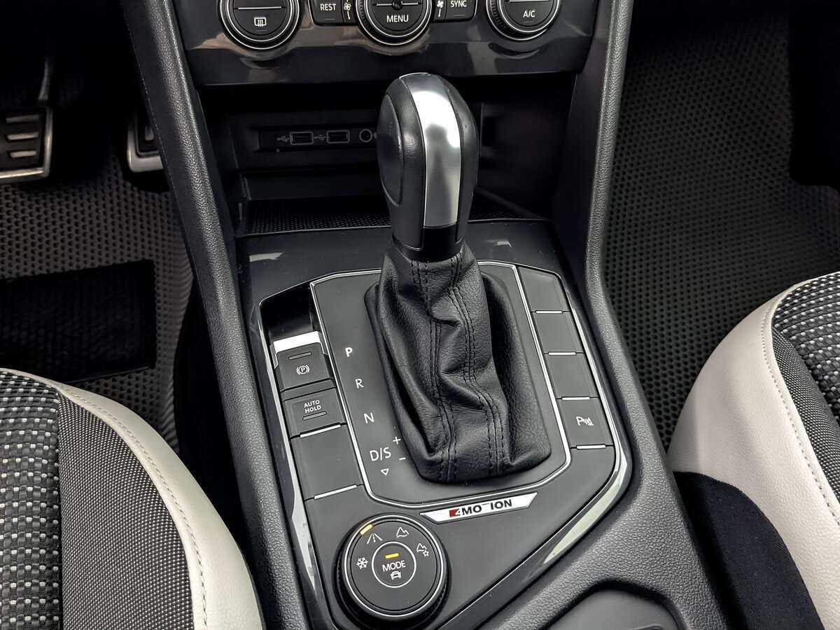 Volkswagen Tiguan, 2020 Фото №26
