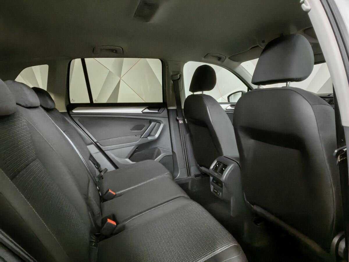 Volkswagen Tiguan, 2020 Фото №16