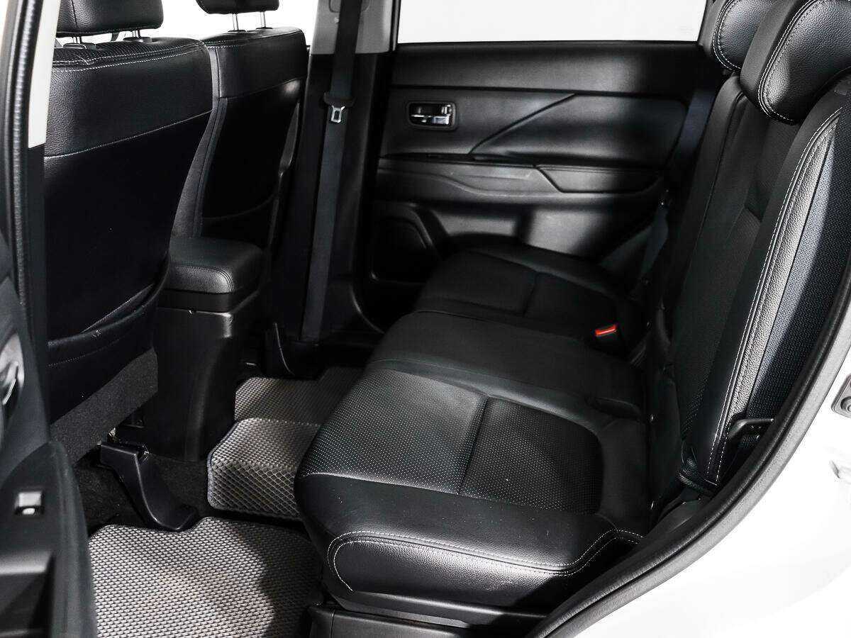 Mitsubishi Outlander, 2016 Фото №12