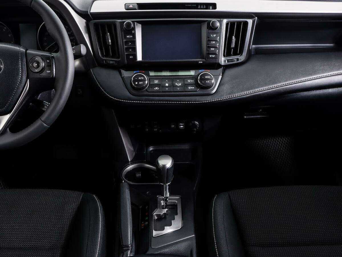 Toyota RAV4, 2017 Фото №12