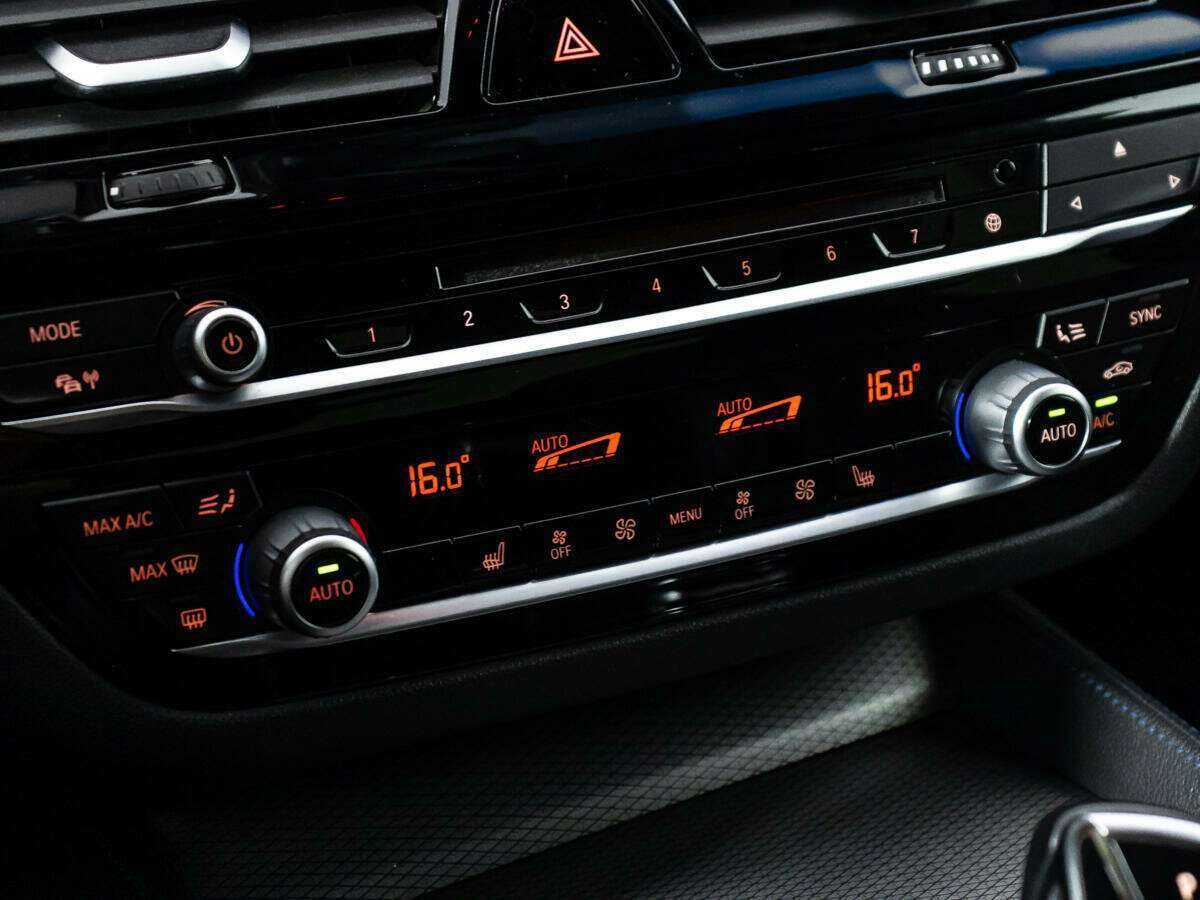 BMW 5 серии 520d xDrive, 2018 Фото №18