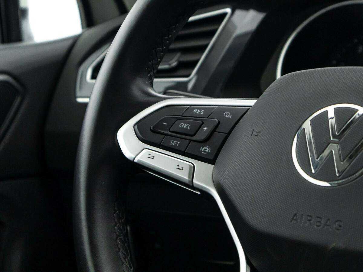 Volkswagen Tiguan, 2021 Фото №17