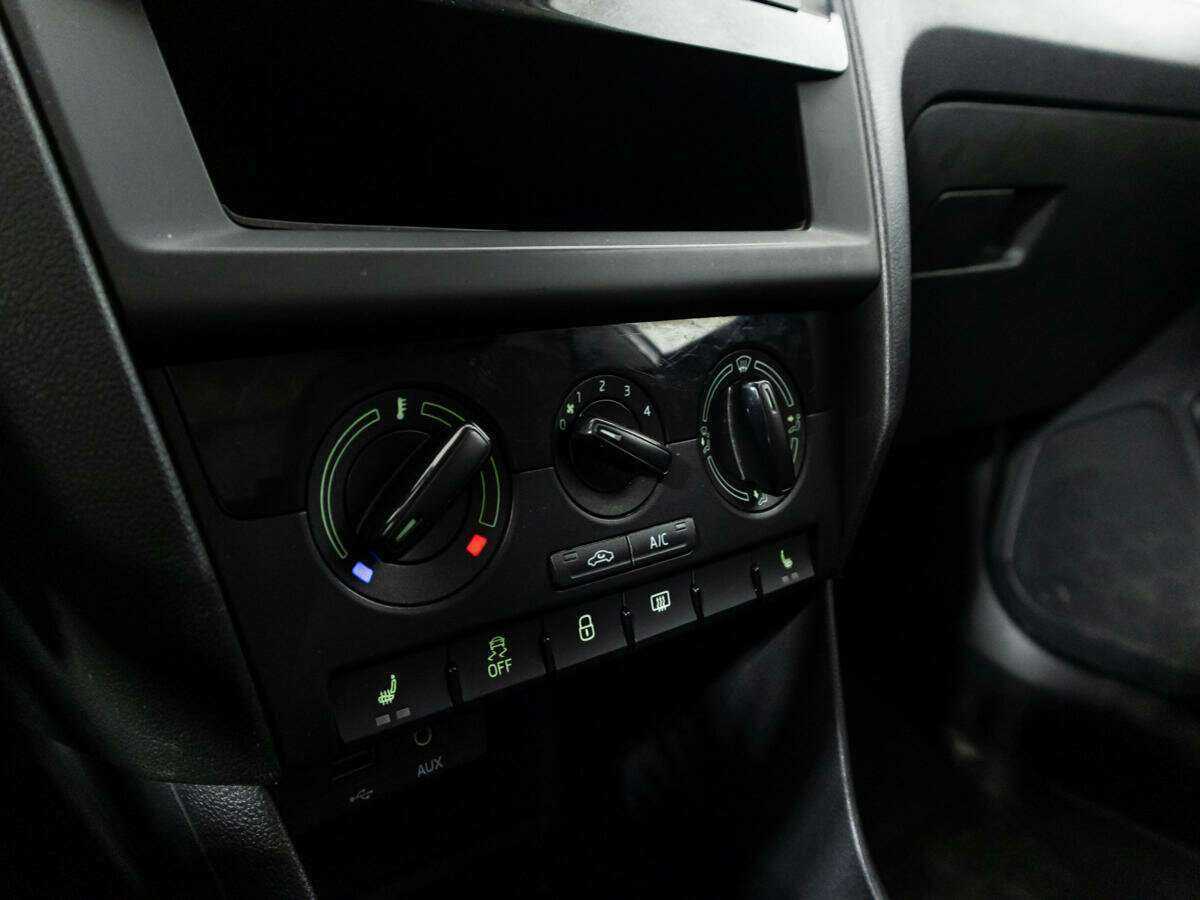 Skoda Rapid, 2017 Фото №15