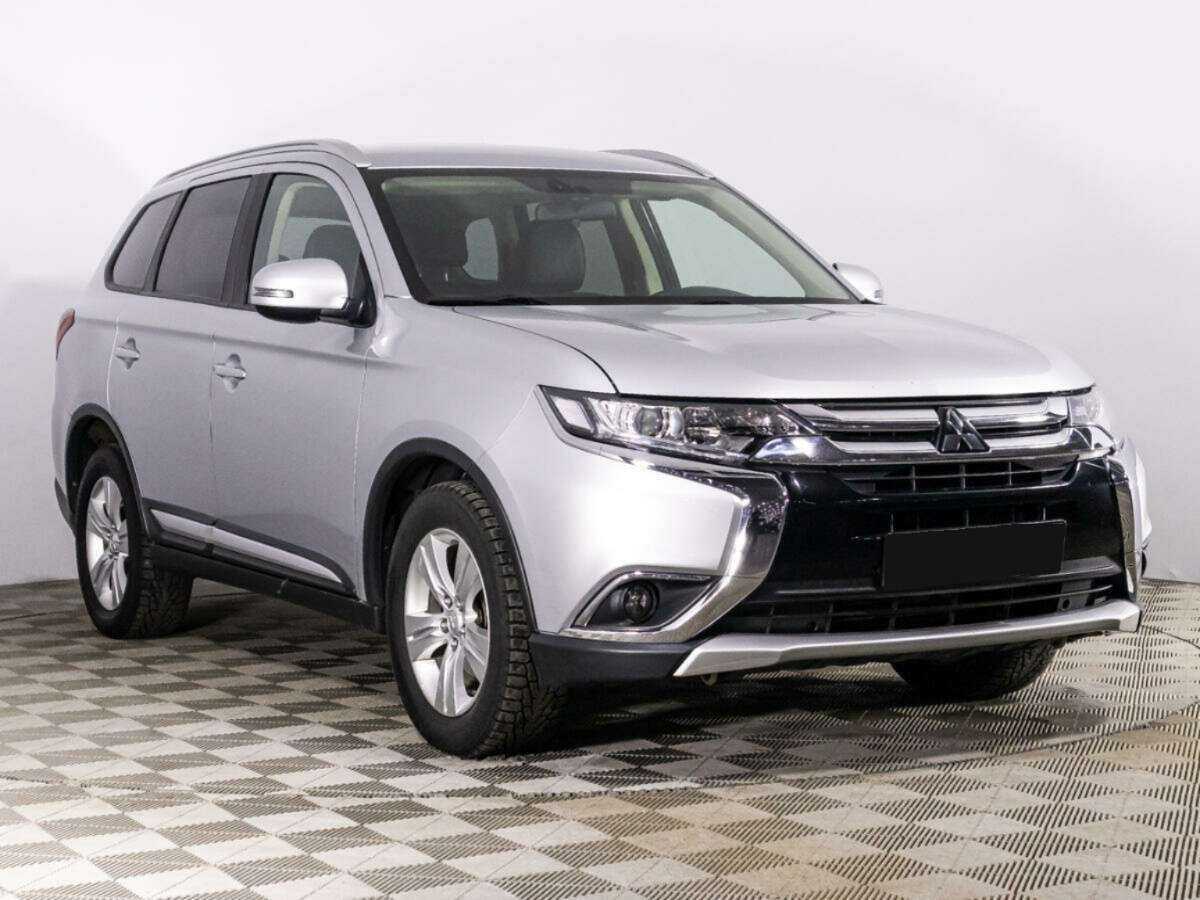 Mitsubishi Outlander, 2017 - 75 290 км. | Фото №3