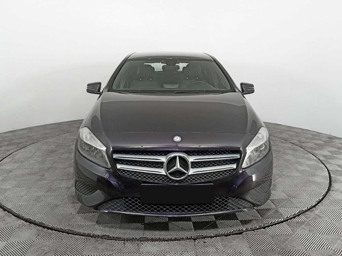 Mercedes-Benz A-Класс 180, 2014 - 130 384 км. | Фото №2