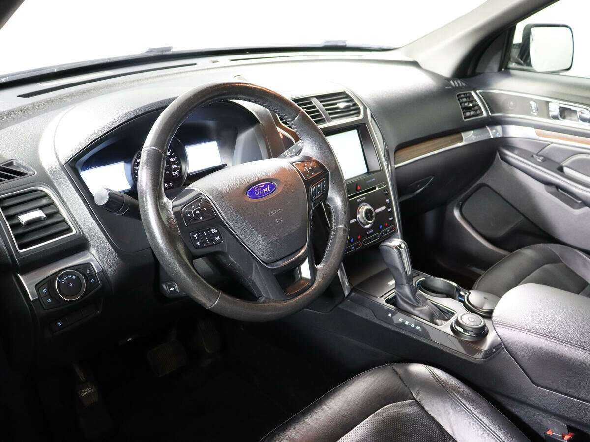 Ford Explorer, 2016 Фото №13