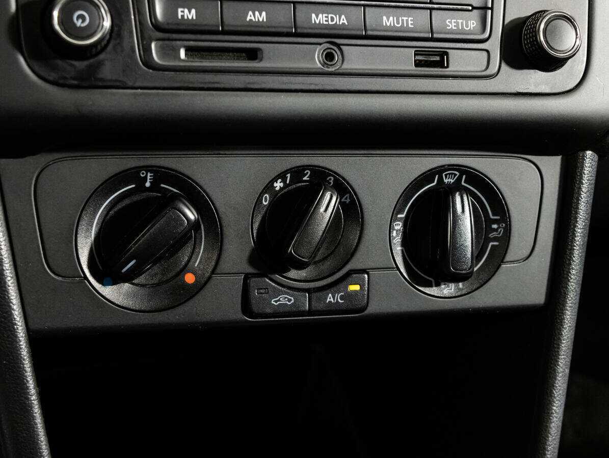 Volkswagen Polo, 2020 Фото №14