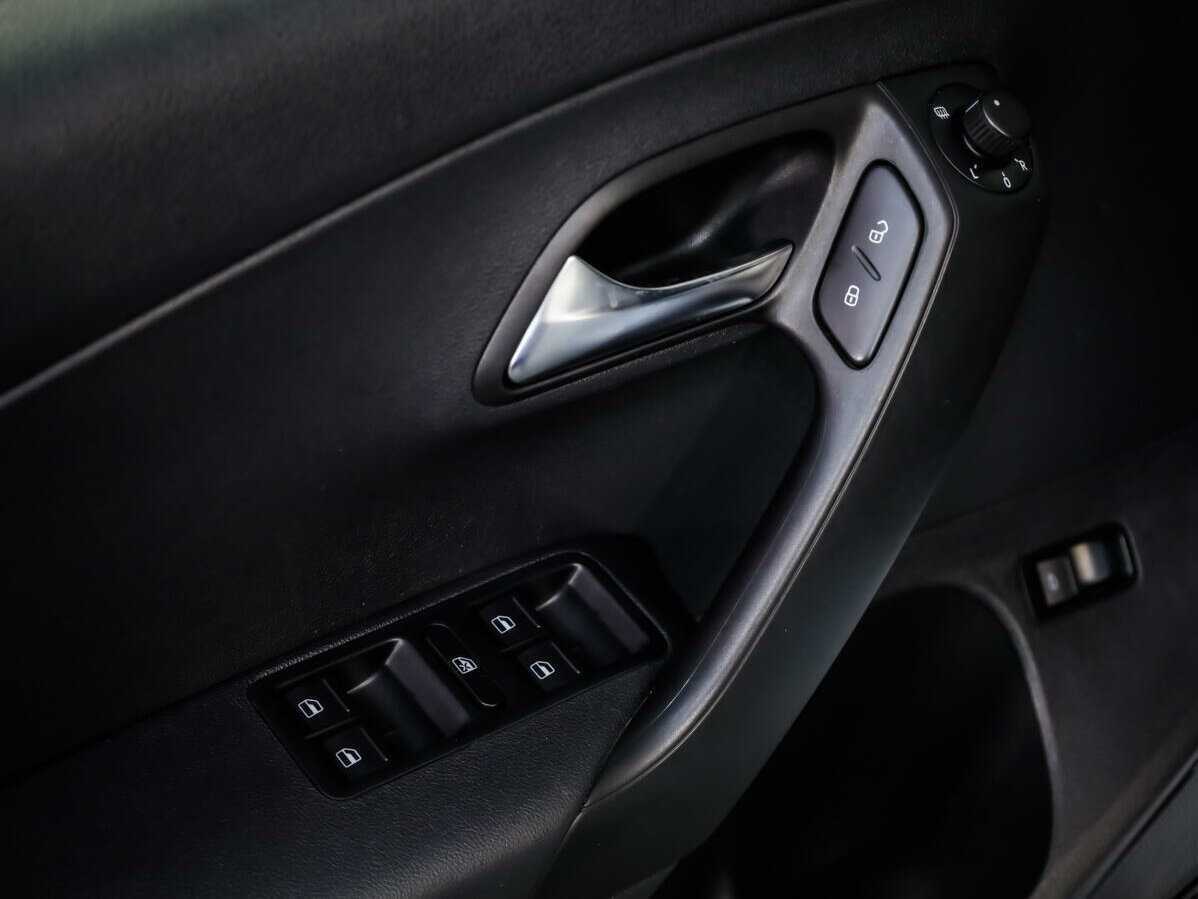 Volkswagen Polo, 2019 Фото №18