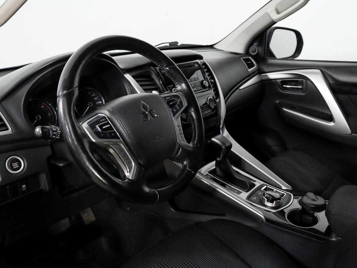 Mitsubishi Pajero Sport, 2017 Фото №9