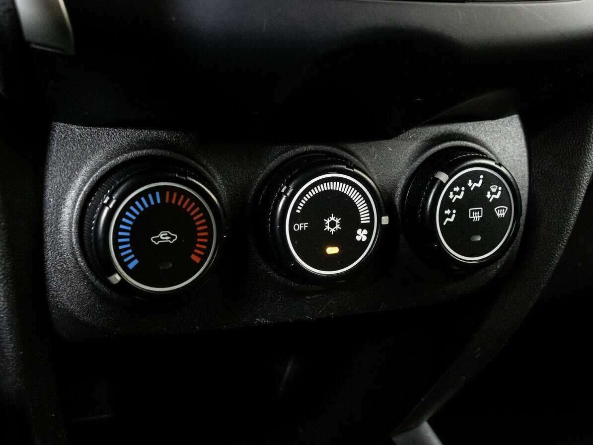 Mitsubishi ASX, 2012 Фото №13