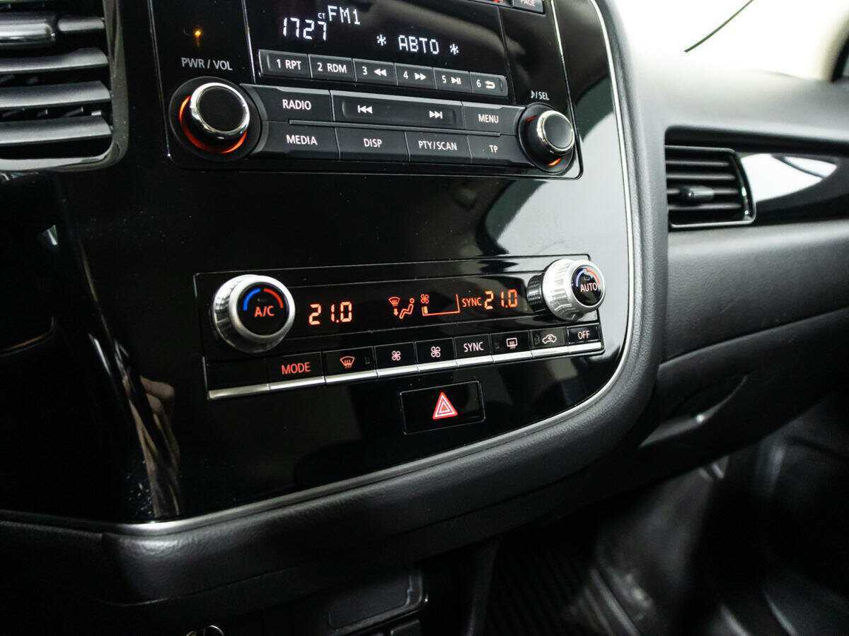 Mitsubishi Outlander, 2021 Фото №15