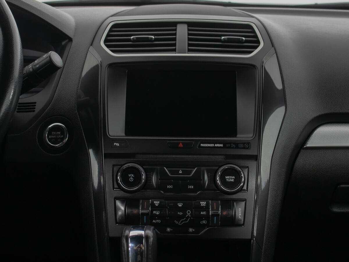 Ford Explorer, 2017 Фото №18