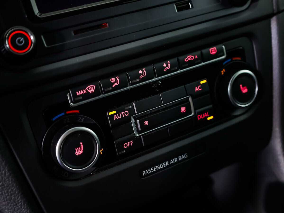 Volkswagen Golf, 2012 Фото №14