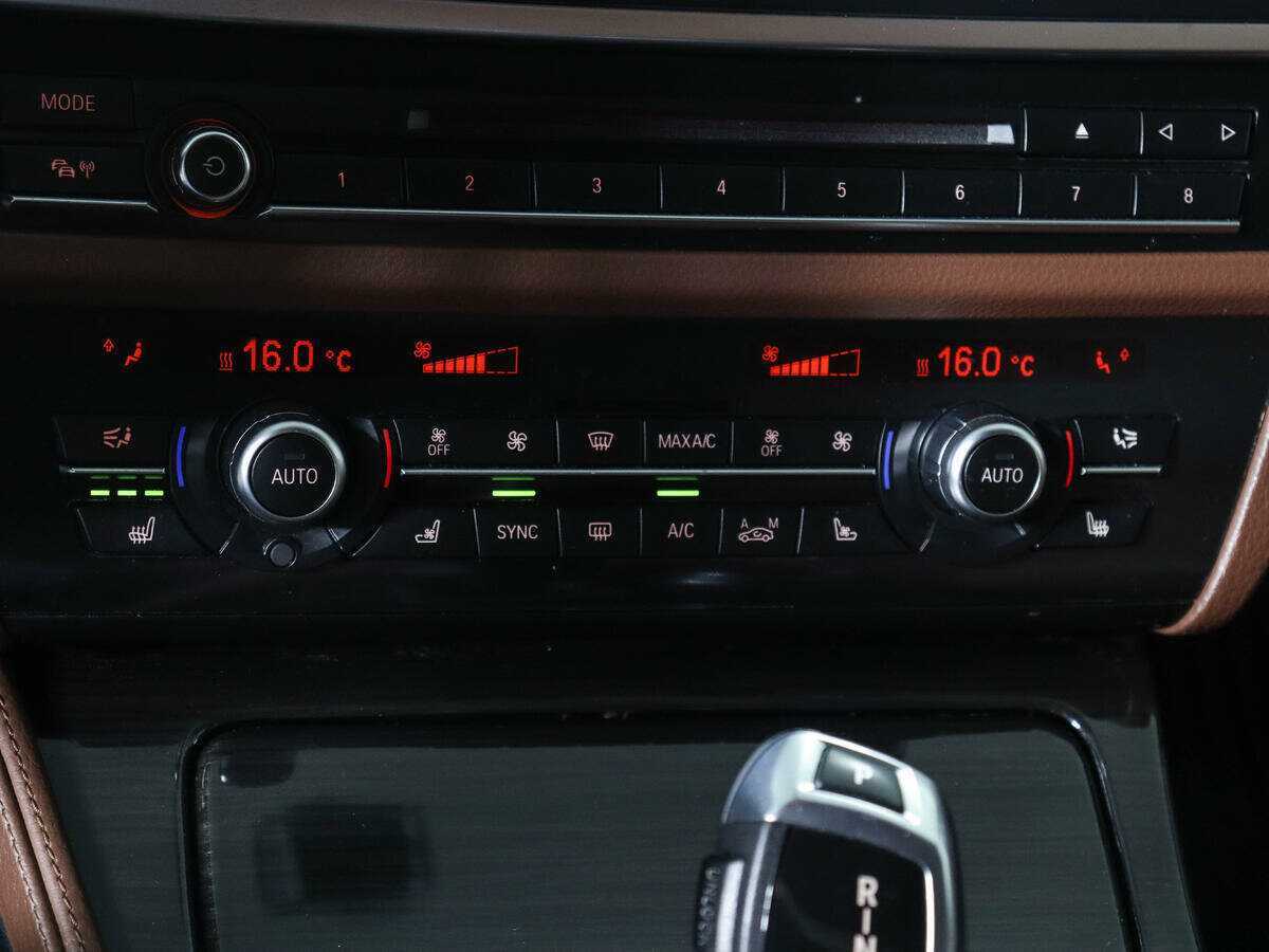 BMW 5 серии 528i xDrive, 2016 Фото №21