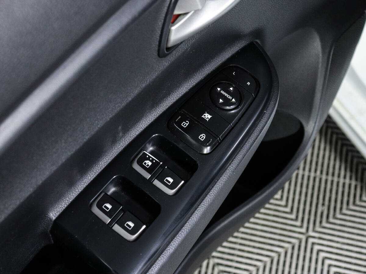 Kia Rio, 2017 Фото №15