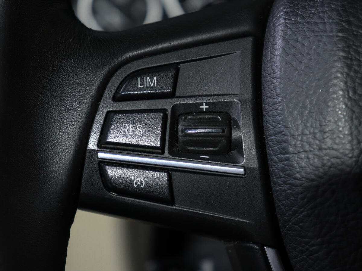 BMW 5 серии 535i xDrive, 2012 Фото №23