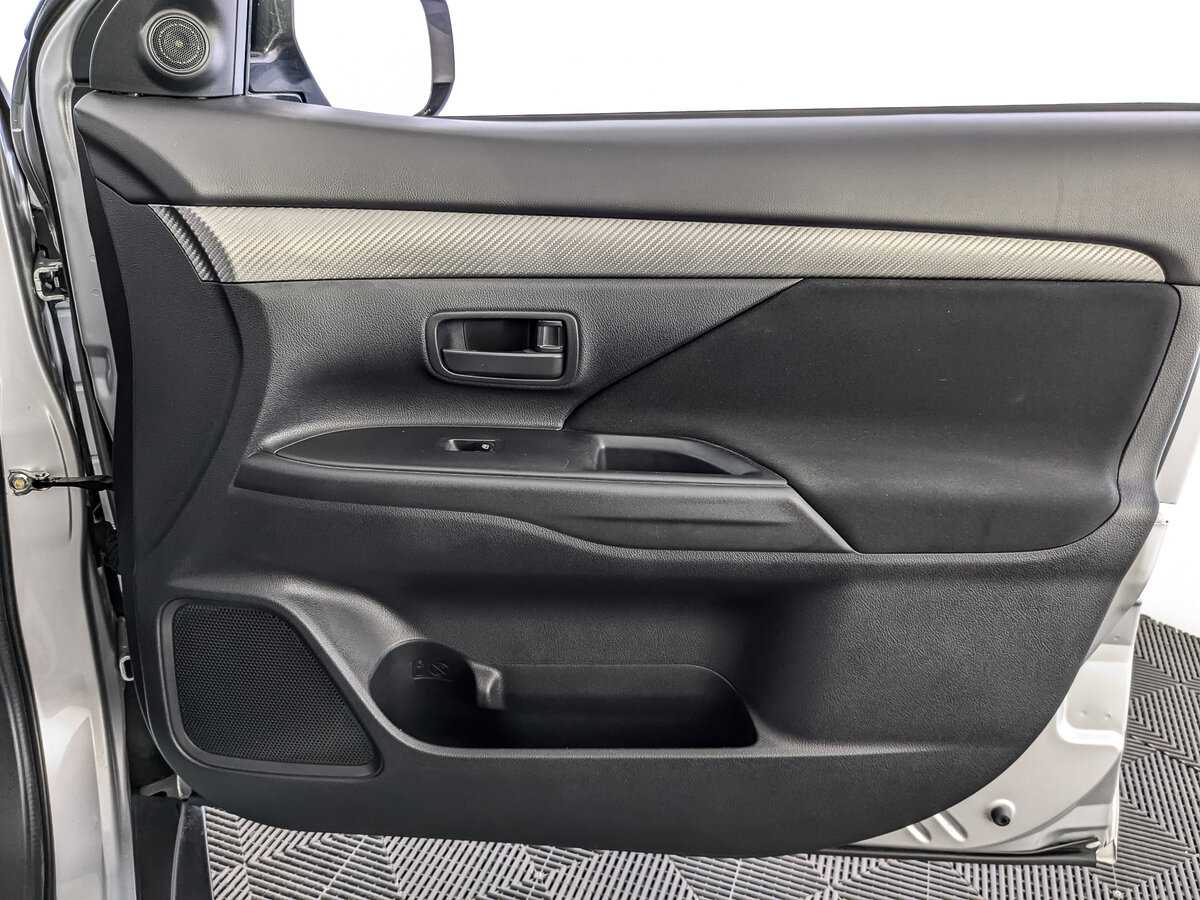 Mitsubishi Outlander, 2015 Фото №21