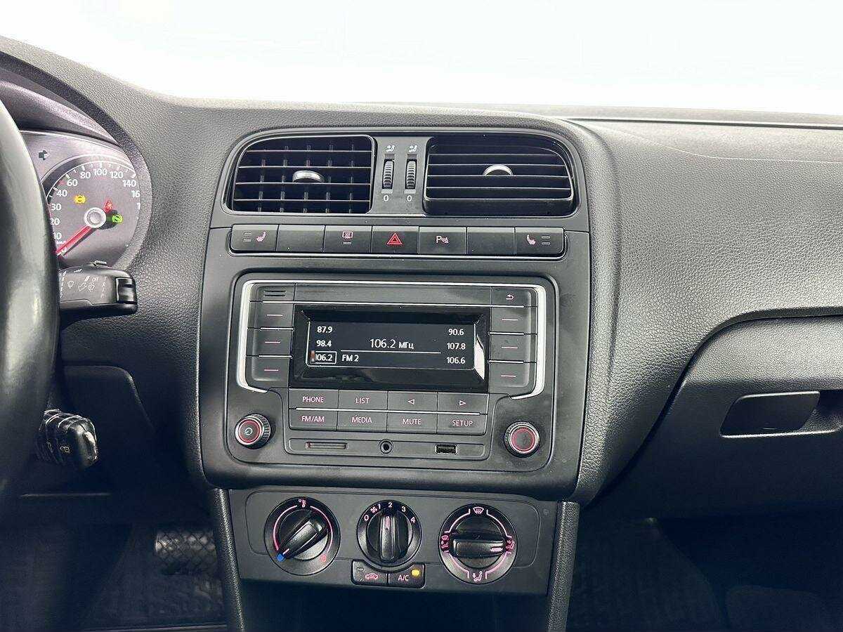 Volkswagen Polo, 2016 Фото №12