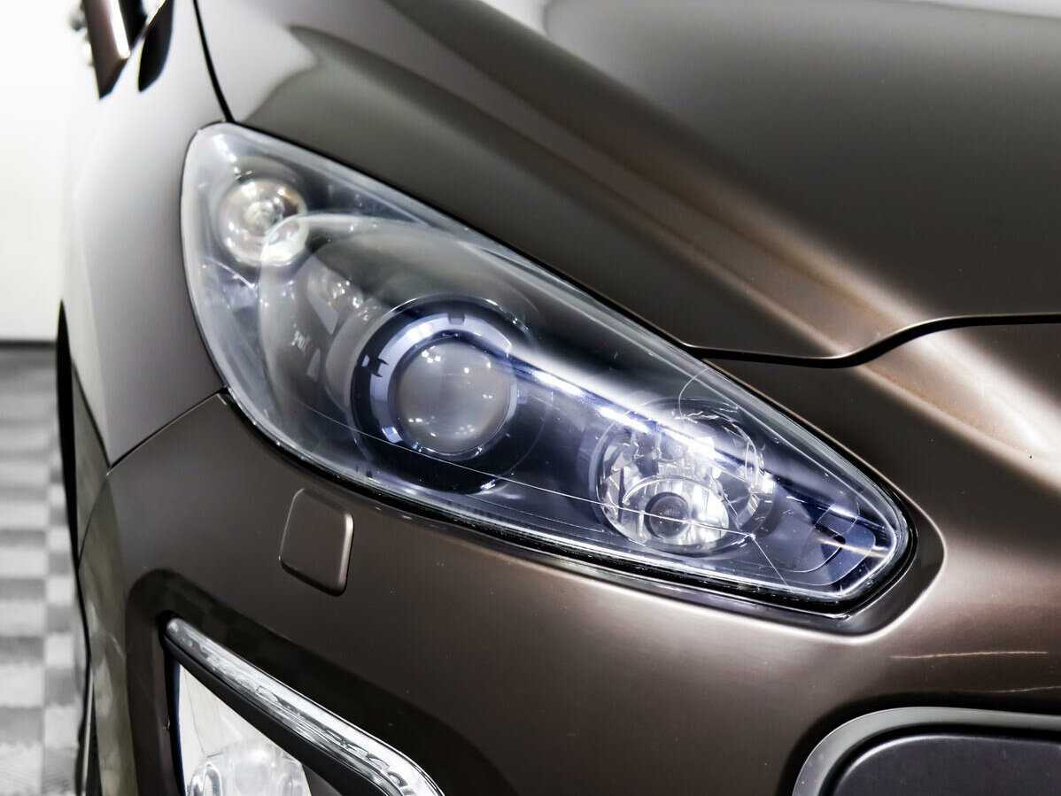 Peugeot 308, 2012 Фото №15