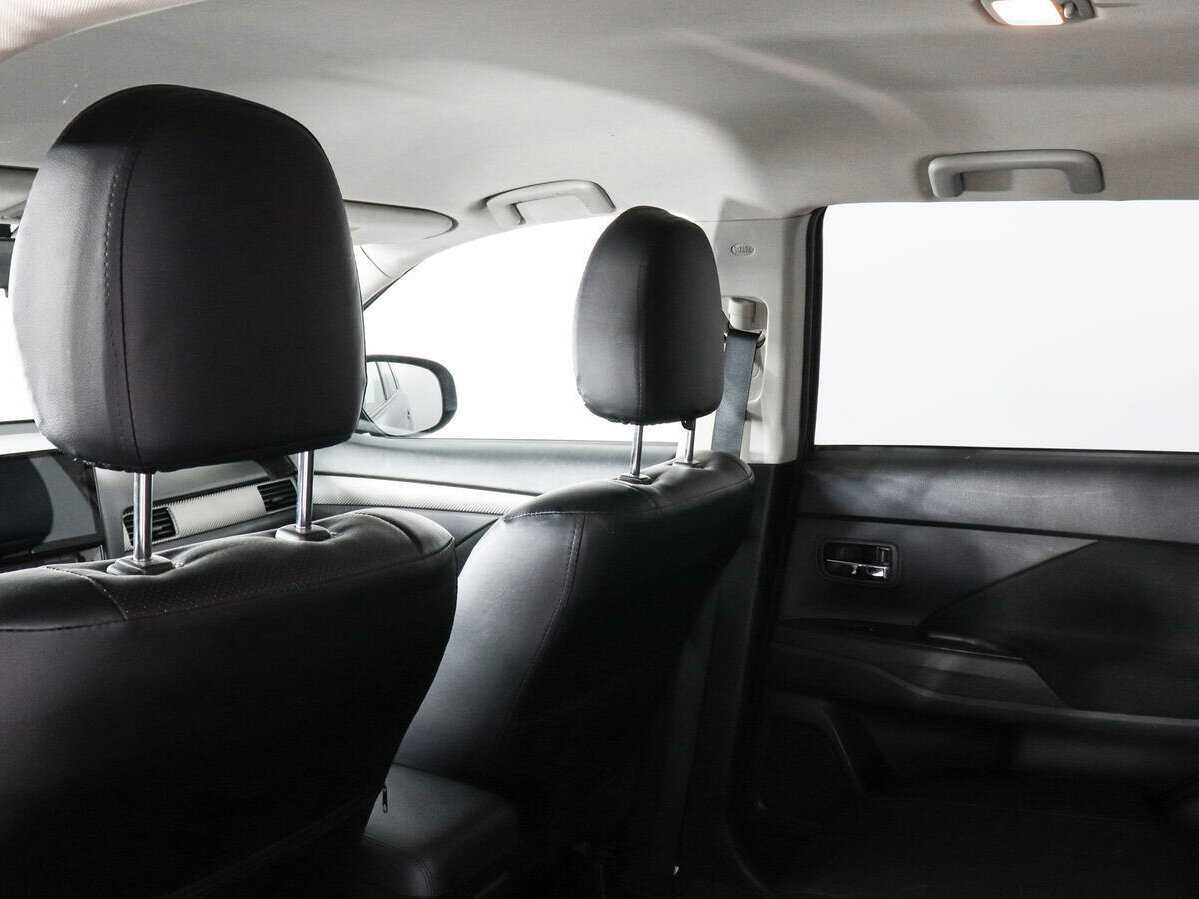 Mitsubishi Outlander, 2018 Фото №12