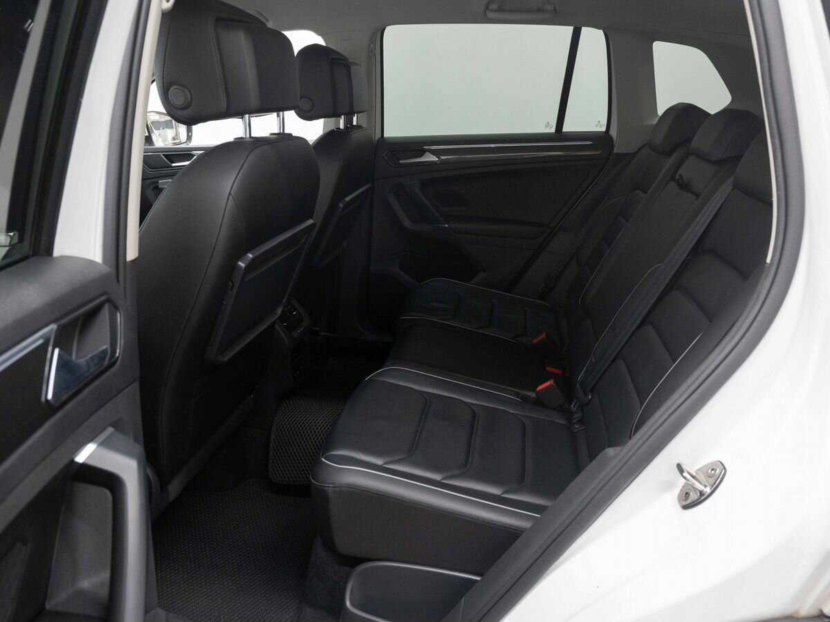 Volkswagen Tiguan, 2018 Фото №10