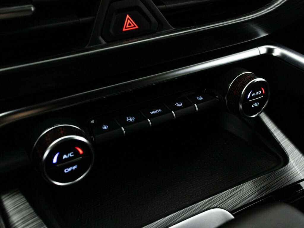 Geely Tugella, 2022 Фото №18