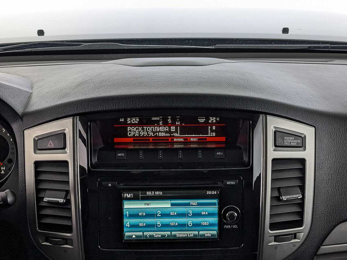 Mitsubishi Pajero, 2018 Фото №17