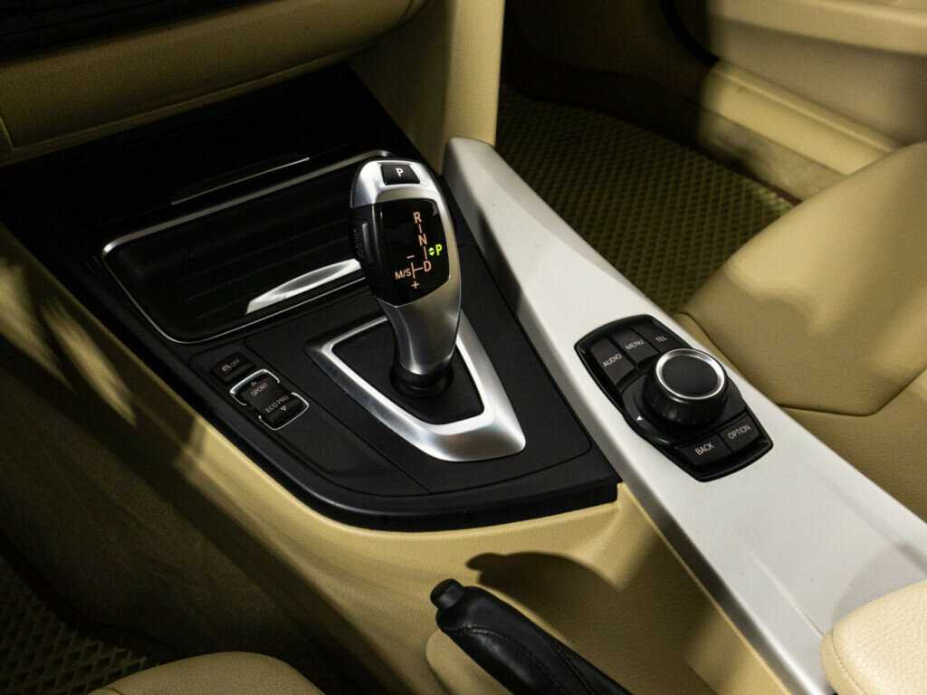 BMW 3 серии 316i, 2014 Фото №16