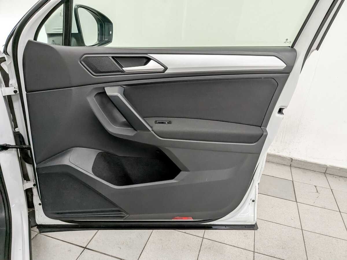 Volkswagen Tiguan, 2021 Фото №21