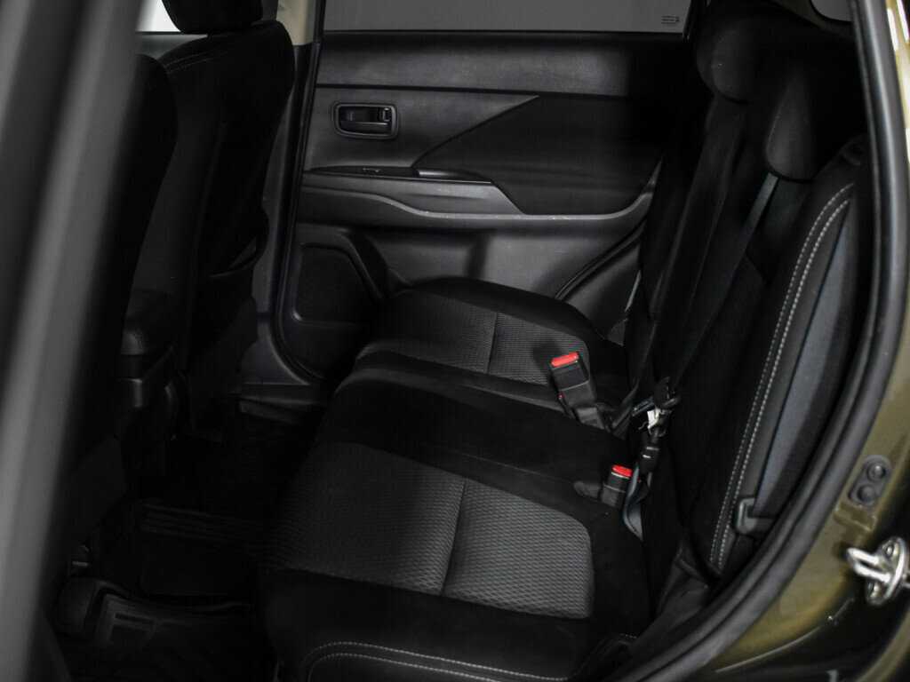 Mitsubishi Outlander, 2017 Фото №12