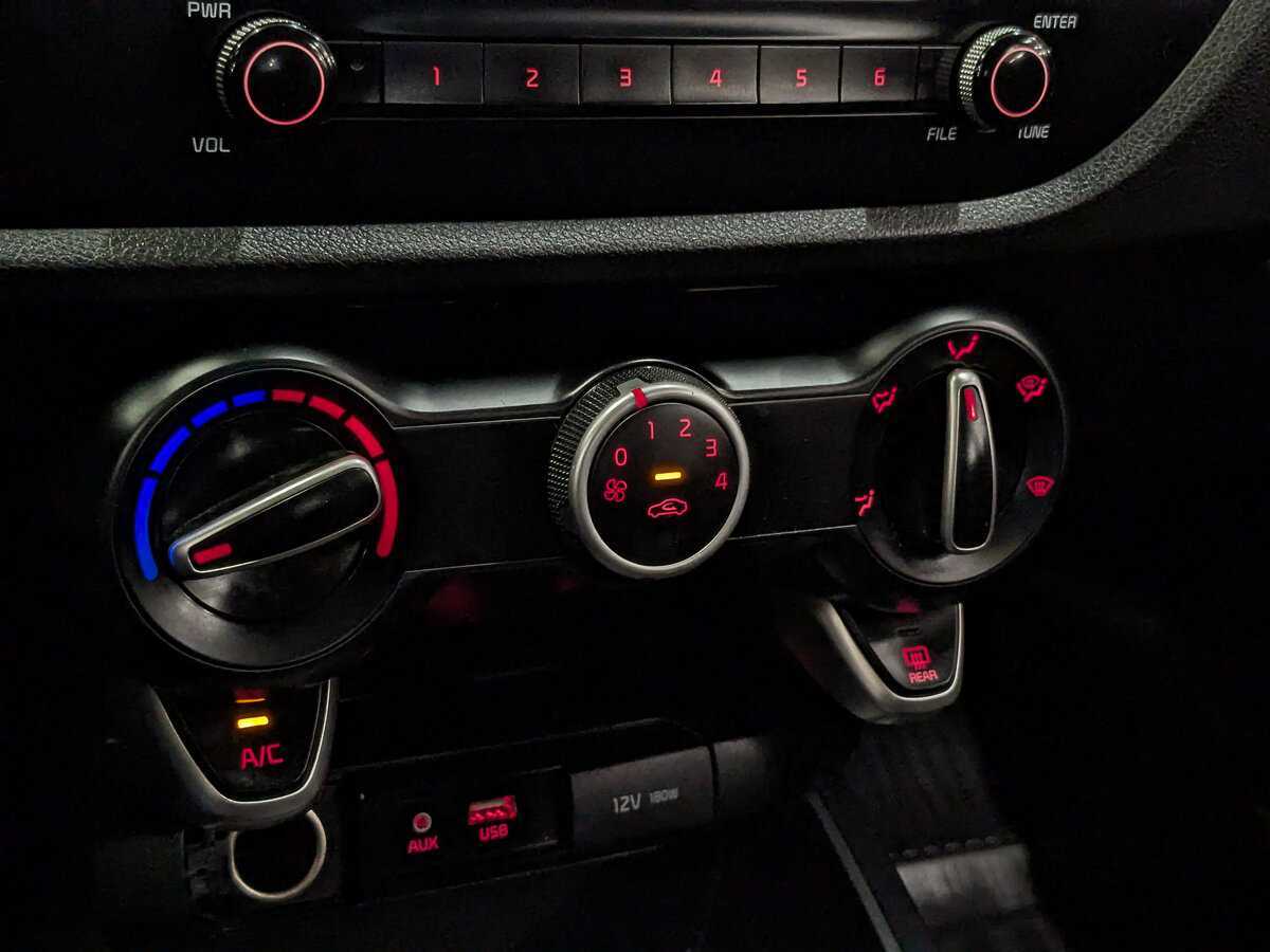 Kia Rio X-Line, 2019 Фото №20