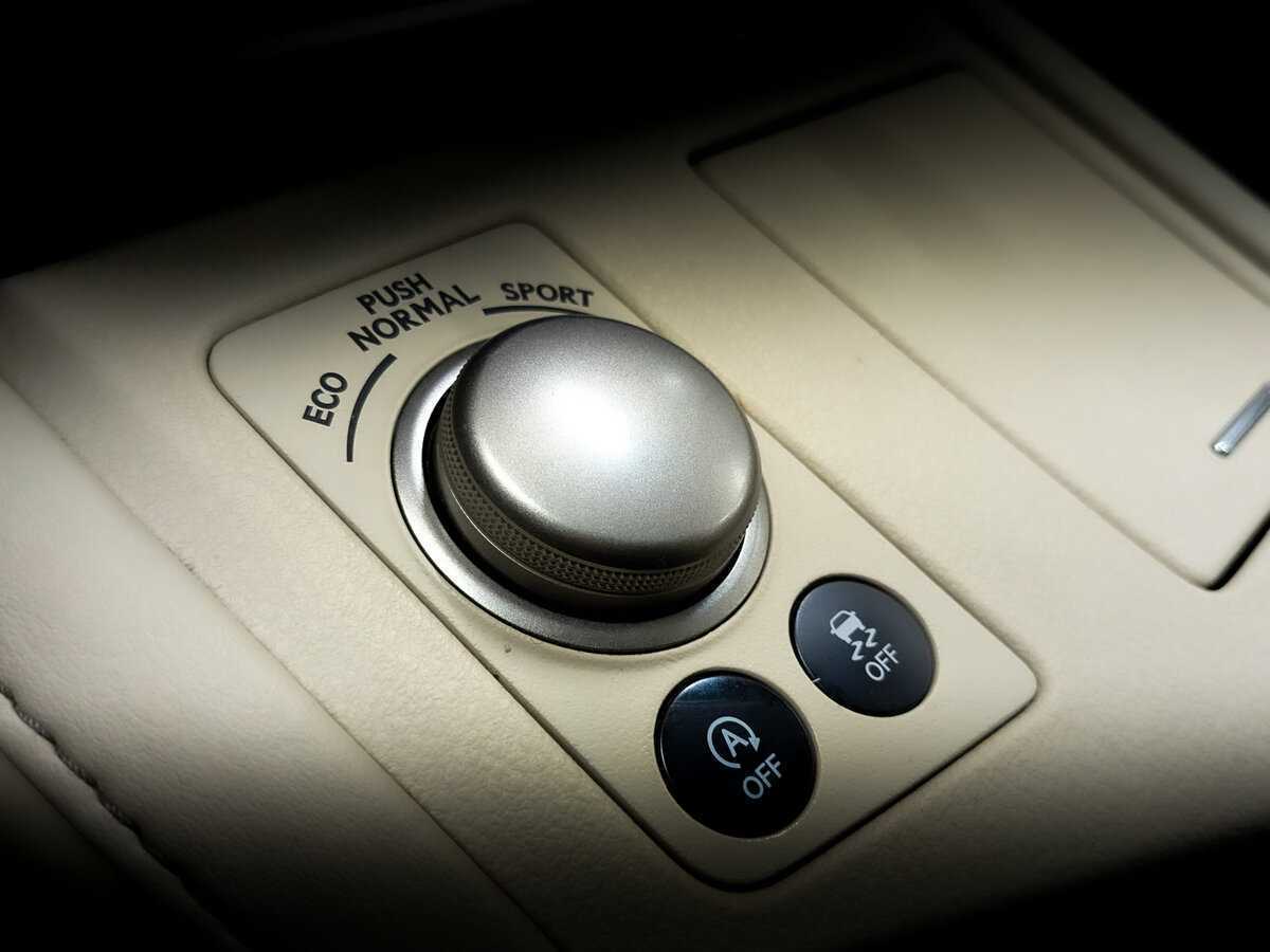 Lexus ES 200, 2015 Фото №30