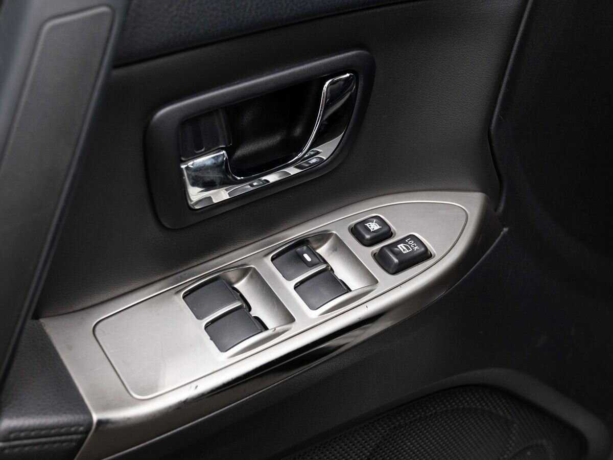 Mitsubishi Pajero, 2013 Фото №19