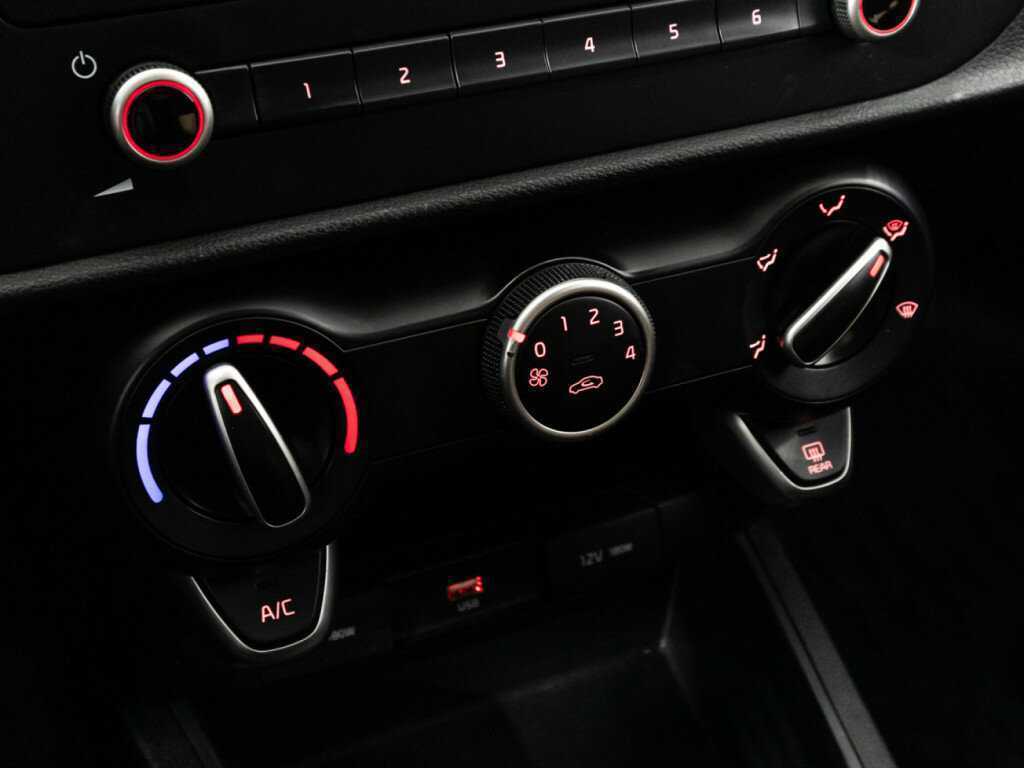 Kia Rio, 2022 Фото №20