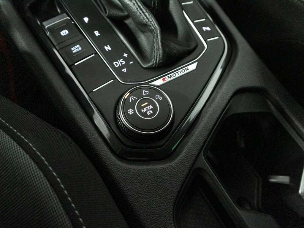 Volkswagen Tiguan, 2019 Фото №19
