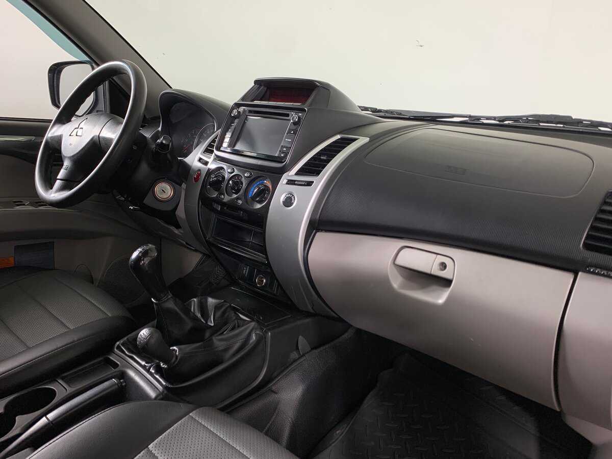 Mitsubishi Pajero Sport, 2014 Фото №14