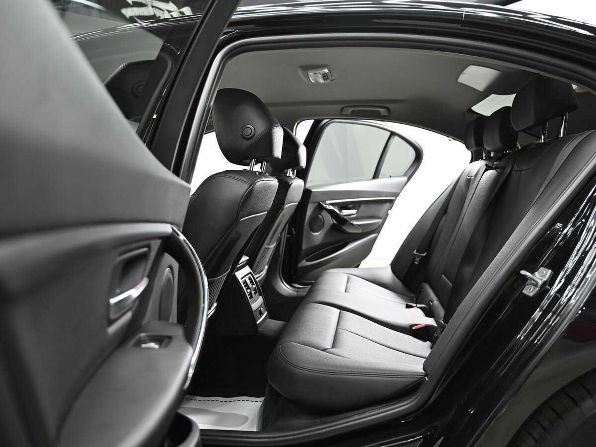 BMW 3 серии 318i, 2017 Фото №14