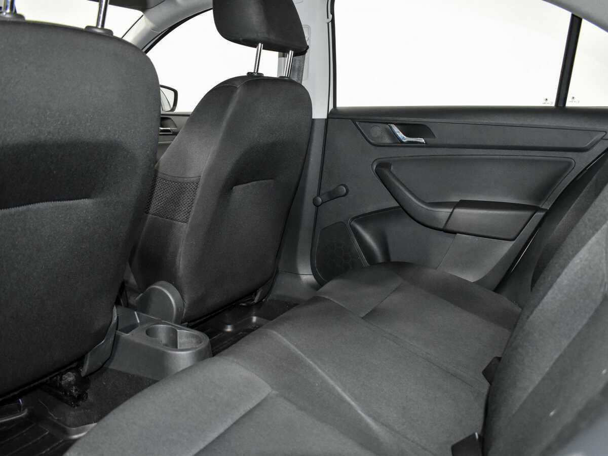 Skoda Rapid, 2017 Фото №17