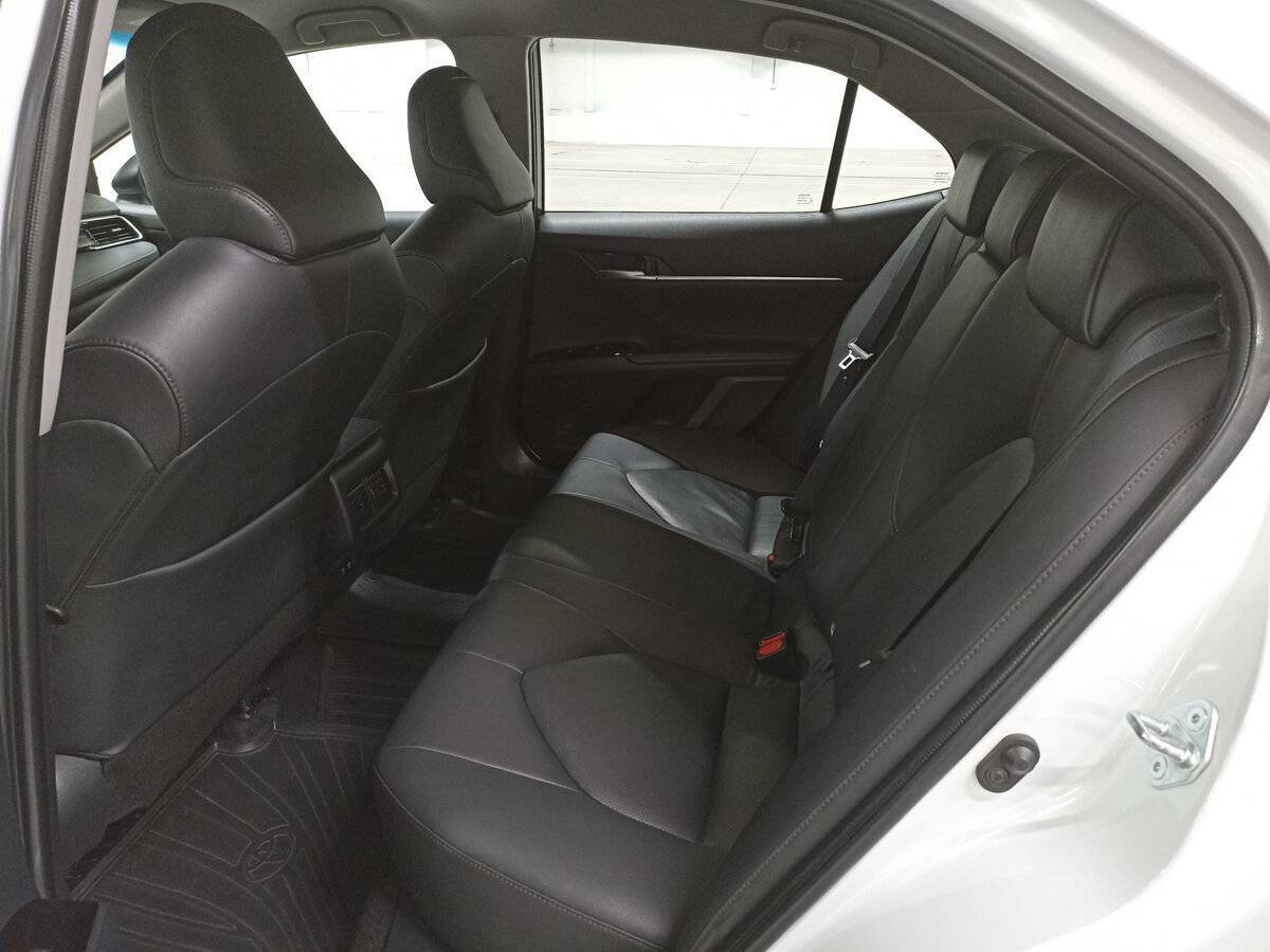 Toyota Camry, 2019 Фото №12