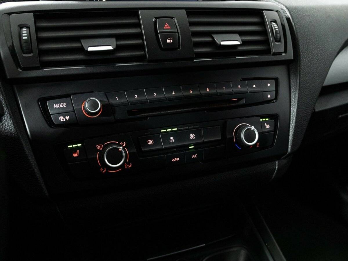 BMW 1 серии 116i, 2013 Фото №16