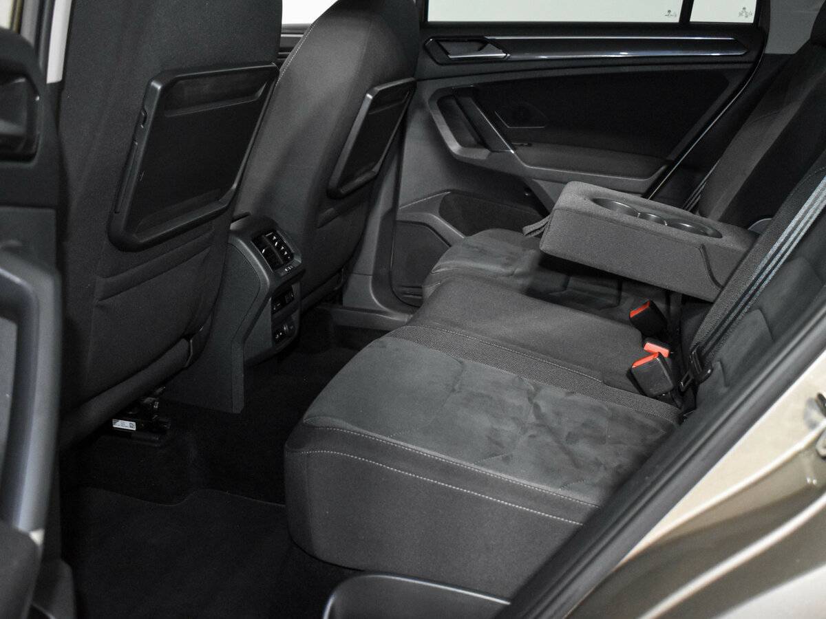 Volkswagen Tiguan, 2018 Фото №13