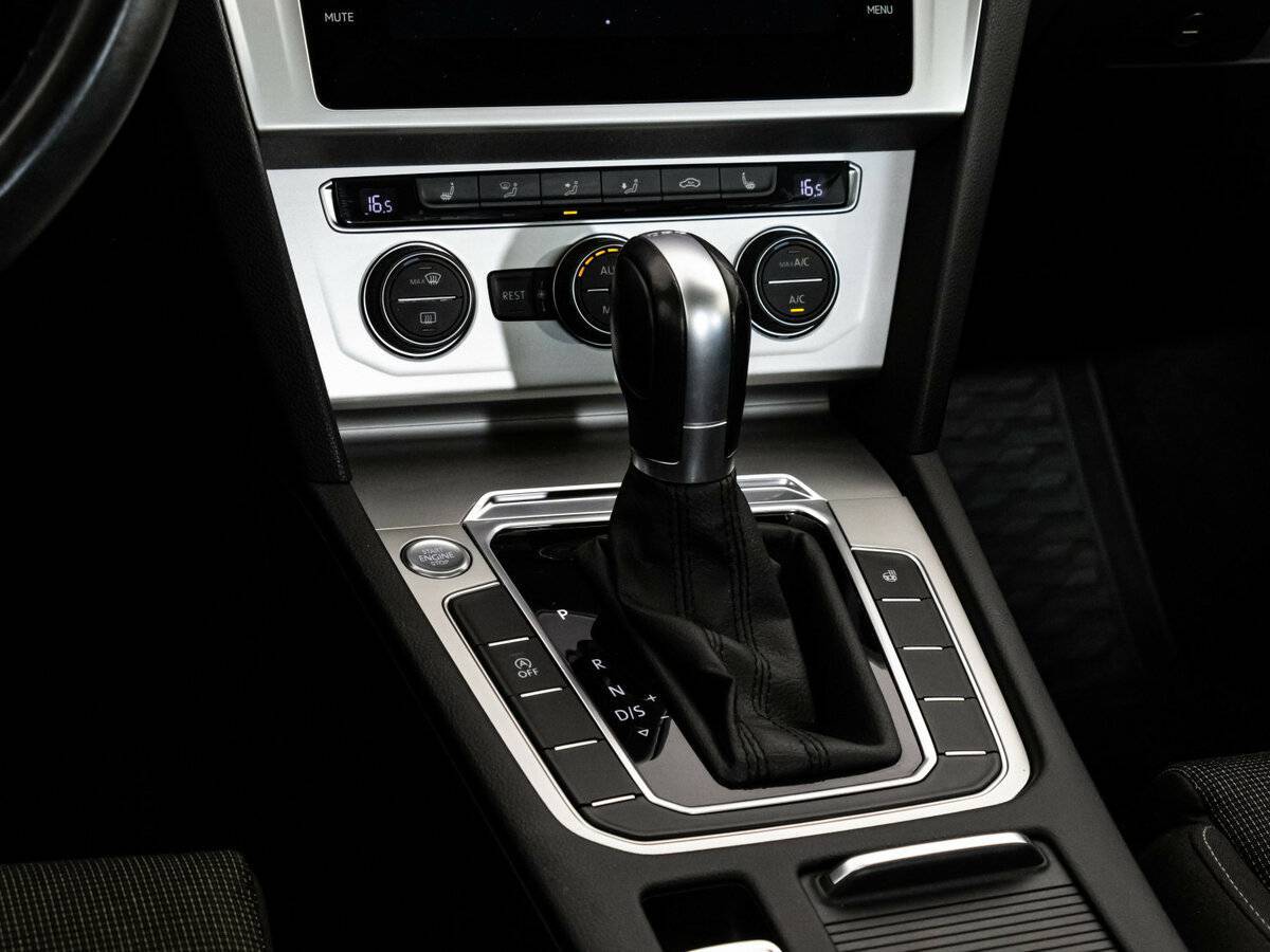 Volkswagen Passat, 2018 Фото №13