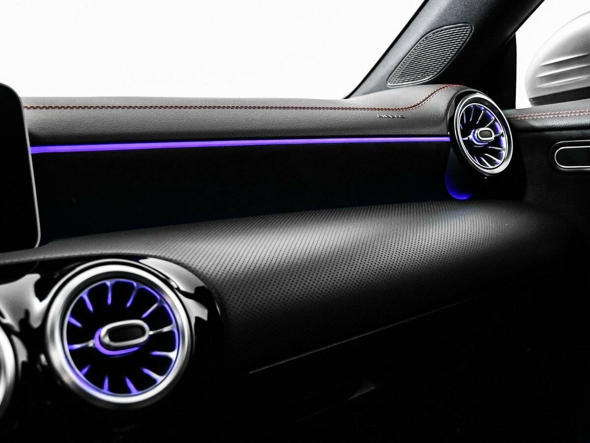 Mercedes-Benz CLA 200, 2019 Фото №16