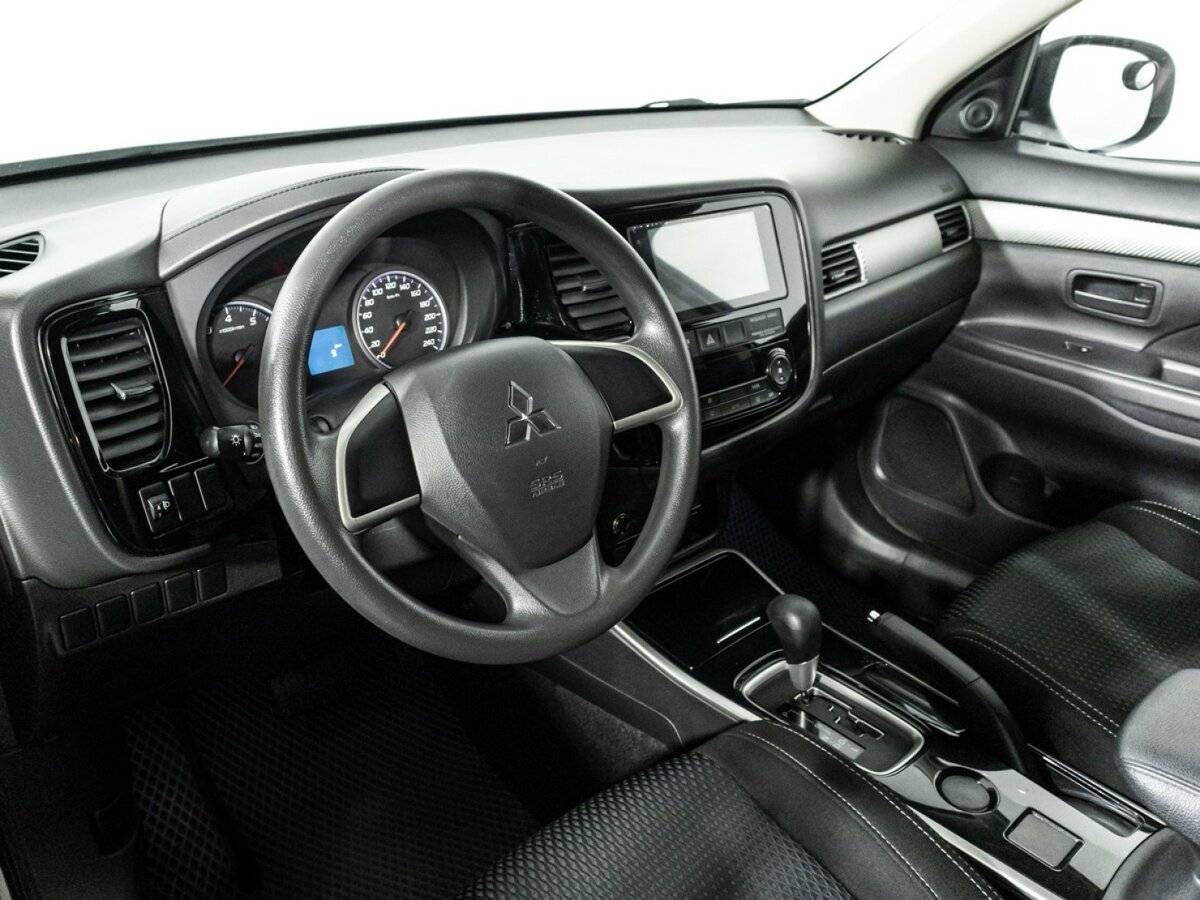 Mitsubishi Outlander, 2017 Фото №11