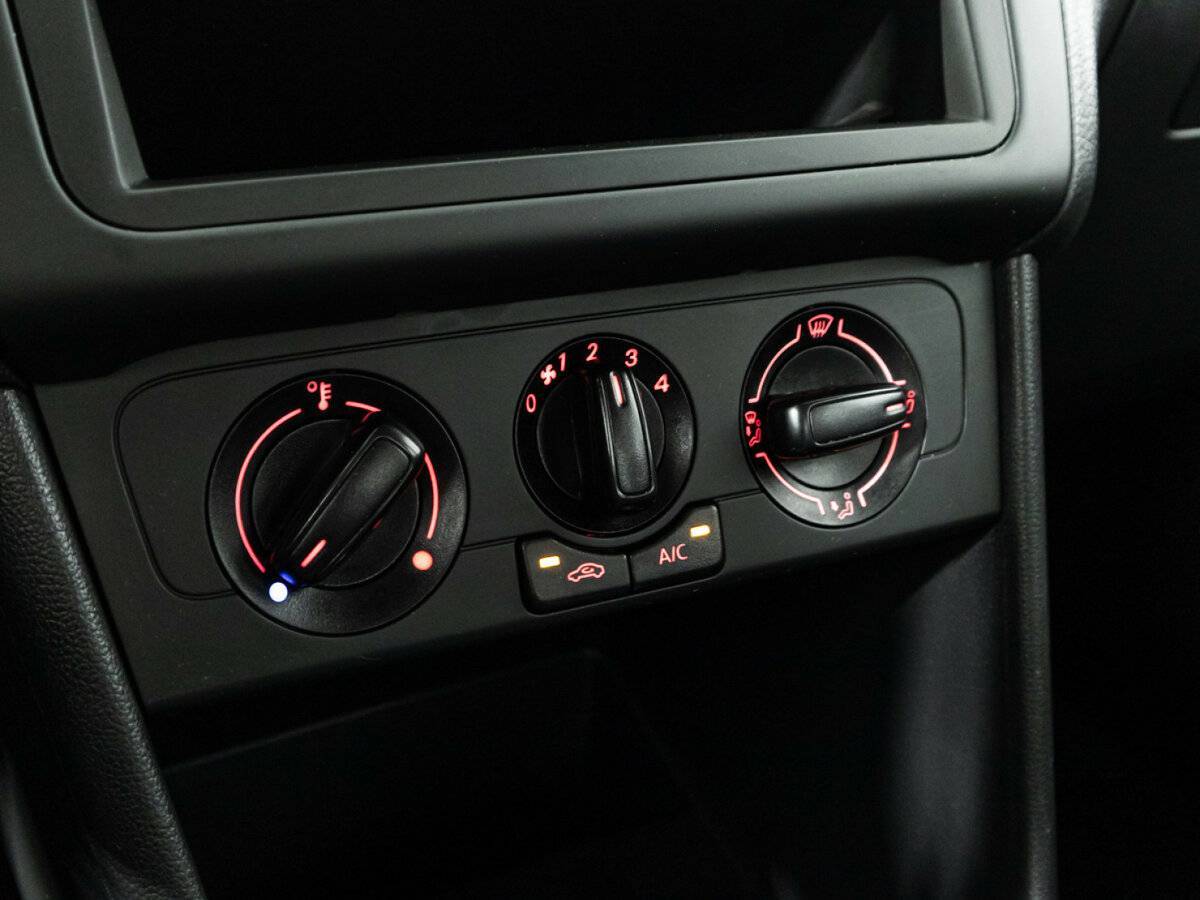 Volkswagen Polo, 2019 Фото №16